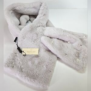 NEW JAYLEY Soft Light Gray Faux Fur Embellished Rectangle Wrap Scarf Silk Blend